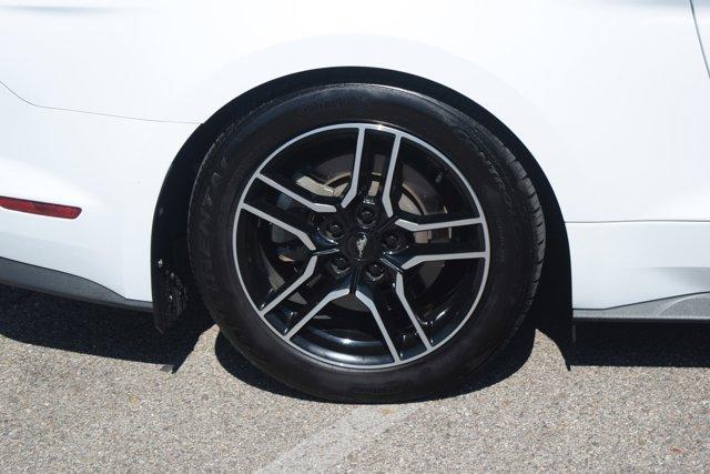 Photo of 2021 Oxford White Ford Mustang