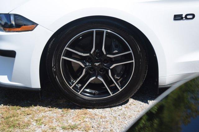 Photo of 2021 Oxford White Ford Mustang