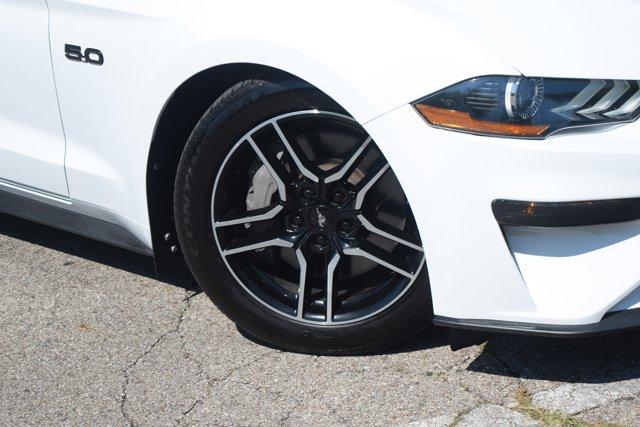 Photo of 2021 Oxford White Ford Mustang