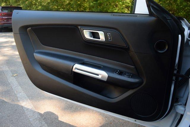 Photo of 2021 Oxford White Ford Mustang