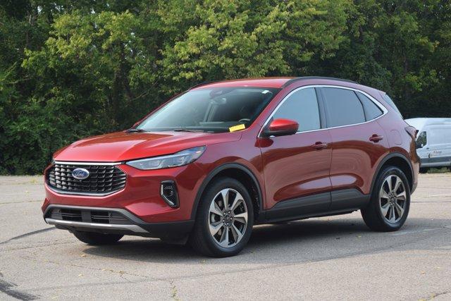 Photo of 2023 Rapid Red Metallic Tinted Clearcoat Ford Escape