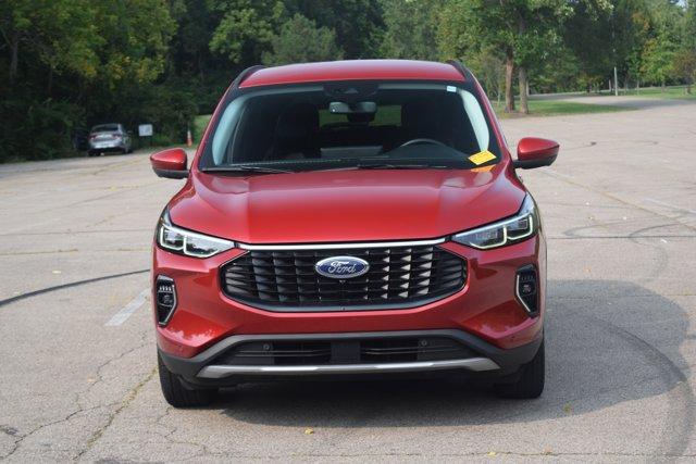 Photo of 2023 Rapid Red Metallic Tinted Clearcoat Ford Escape