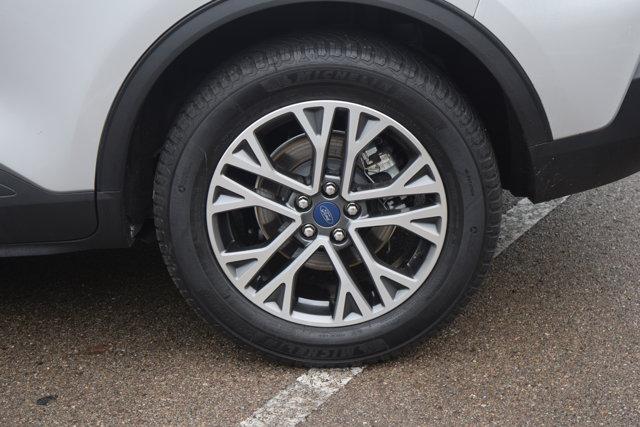 Photo of 2020 Ingot Silver Metallic Ford Escape