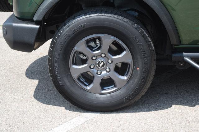 Photo of 2022 Eruption Green Metallic Ford Bronco