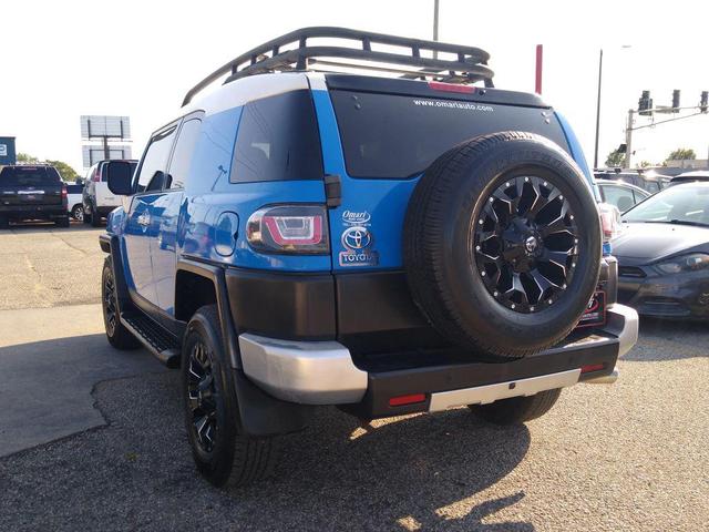 Photo of 2007 Voodoo Blue Toyota FJ Cruiser