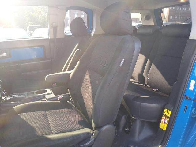 Photo of 2007 Voodoo Blue Toyota FJ Cruiser