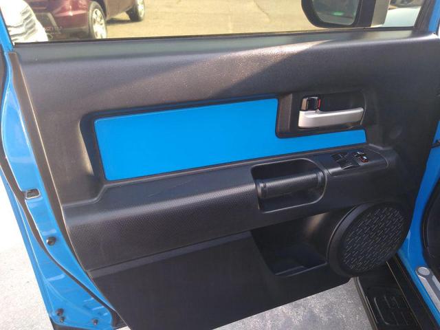 Photo of 2007 Voodoo Blue Toyota FJ Cruiser