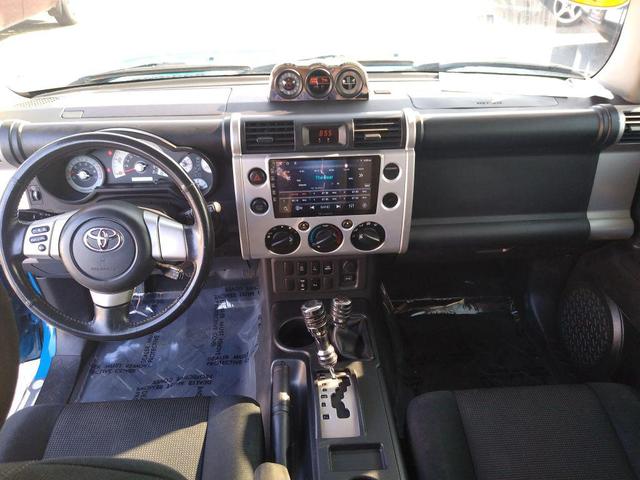 Photo of 2007 Voodoo Blue Toyota FJ Cruiser