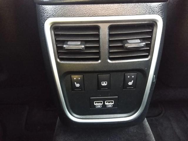 Photo of 2015 Black Chrysler 300
