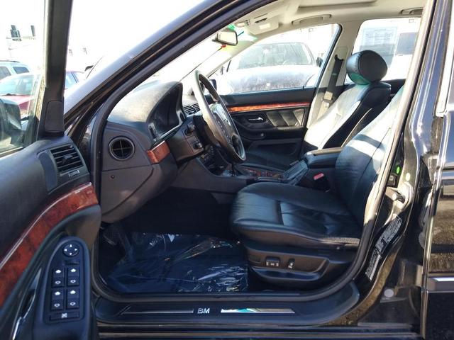 Photo of 2000 Black BMW 528