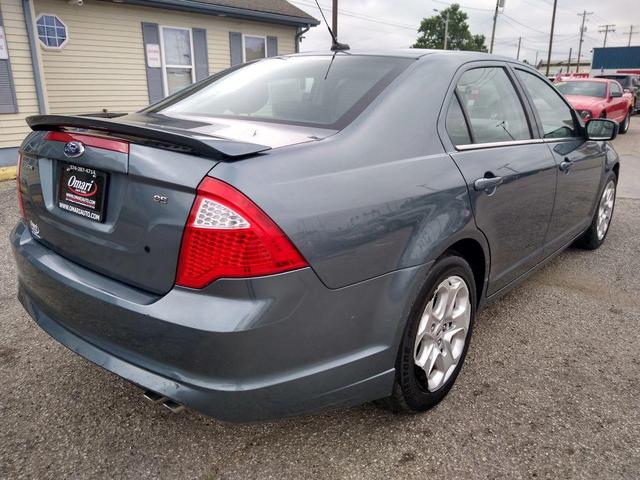 Photo of 2011 Blue Ford Fusion