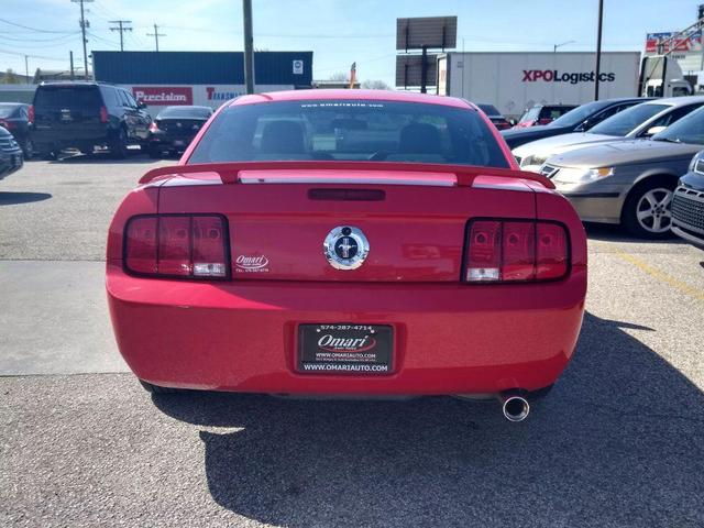 Photo of 2005 Red Ford Mustang