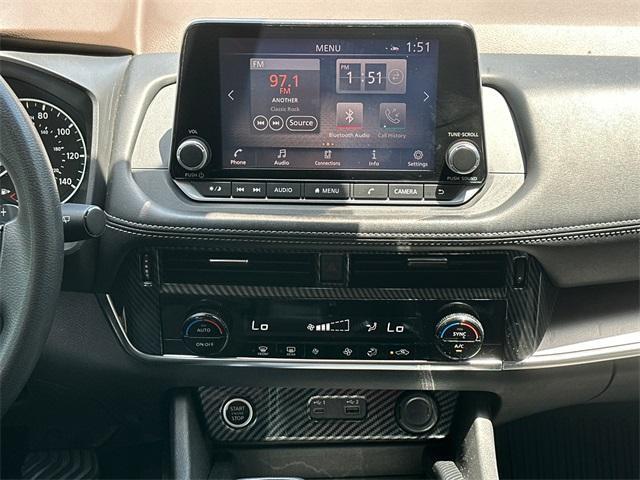 Photo of 2021 Caspian Blue Nissan Rogue