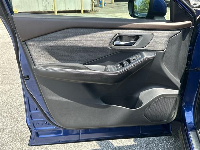 Photo of 2021 Caspian Blue Nissan Rogue