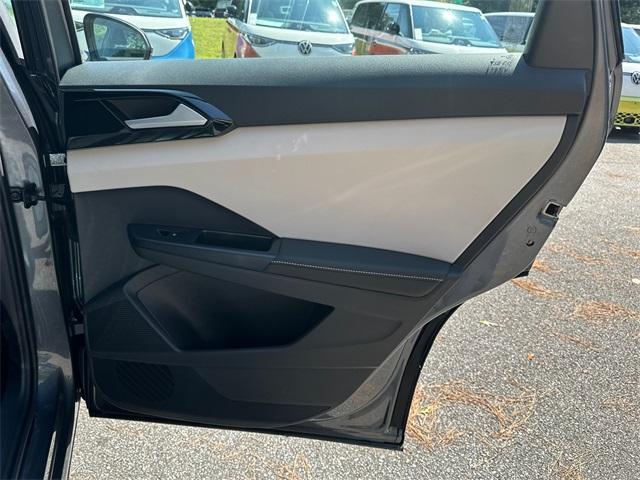 Photo of 2025 Platinum Gray Metallic Volkswagen Taos