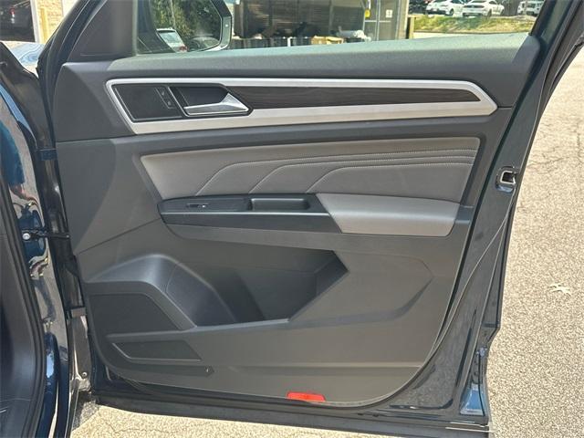 Photo of 2021 Tourmaline Blue Metallic Volkswagen Atlas