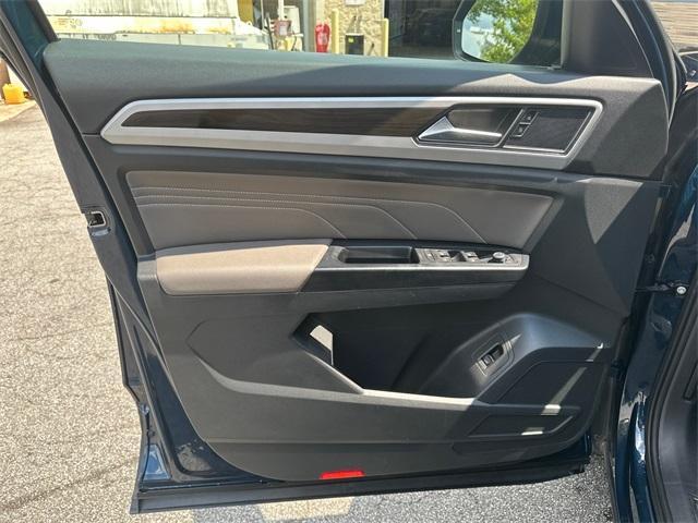 Photo of 2021 Tourmaline Blue Metallic Volkswagen Atlas