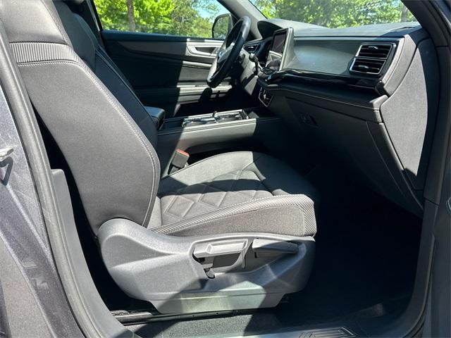 Photo of 2024 Platinum Gray Metallic Volkswagen Atlas Cross Sport