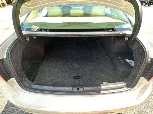 Photo of 2015 Candy White Volkswagen Passat