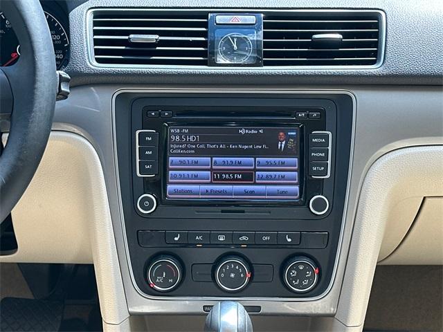 Photo of 2015 Candy White Volkswagen Passat