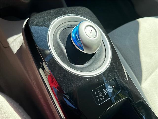 Photo of 2016 Black Nissan Leaf