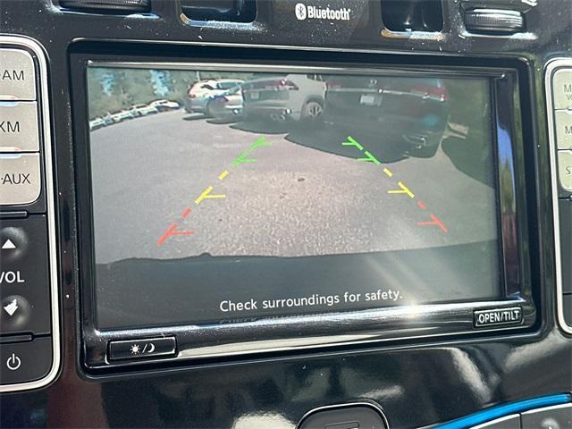 Photo of 2016 Black Nissan Leaf