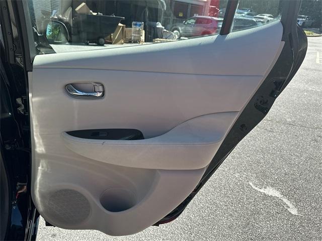 Photo of 2016 Black Nissan Leaf