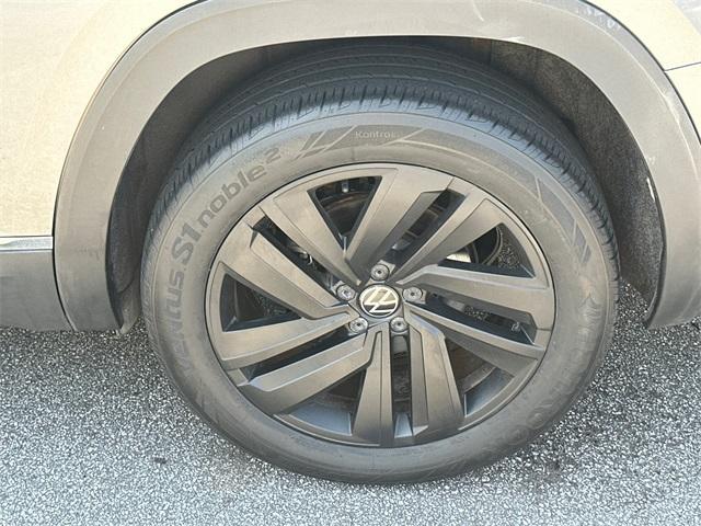 Photo of 2021 Pyrite Silver Metallic Volkswagen Atlas