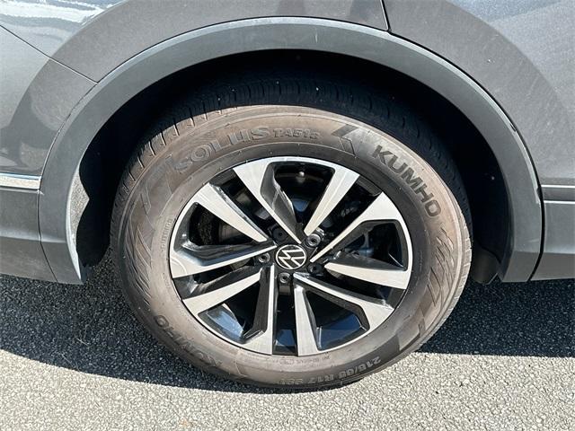 Photo of 2023 Platinum Gray Metallic Volkswagen Tiguan