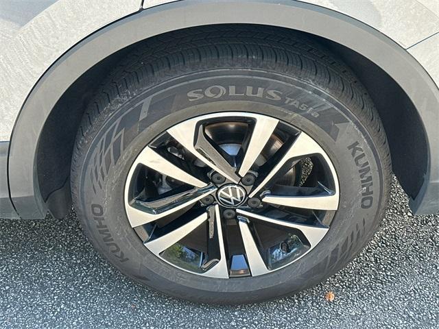 Photo of 2023 Platinum Gray Metallic Volkswagen Tiguan