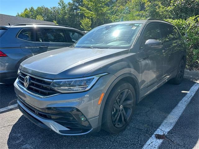 Photo of 2023 Platinum Gray Metallic Volkswagen Tiguan