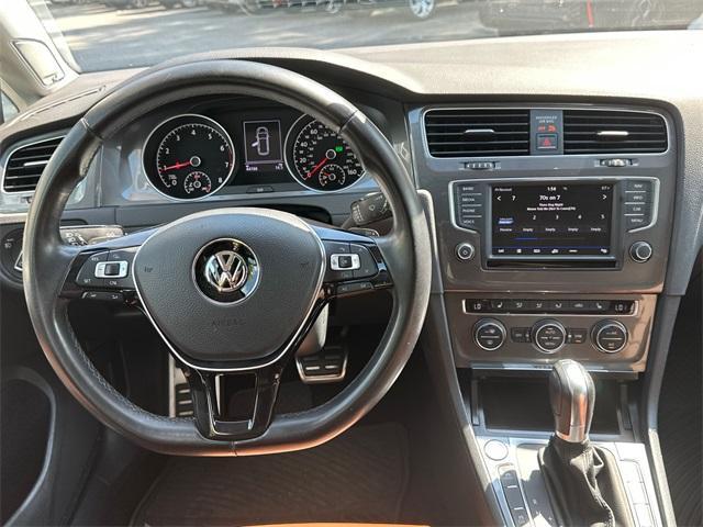Photo of 2017 Silk Blue Metallic Volkswagen Golf Alltrack