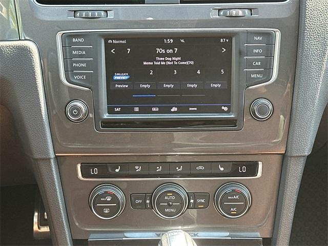 Photo of 2017 Silk Blue Metallic Volkswagen Golf Alltrack