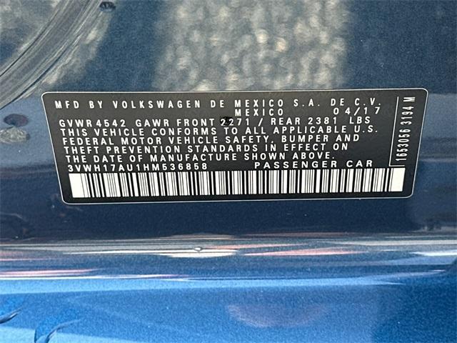 Photo of 2017 Silk Blue Metallic Volkswagen Golf Alltrack