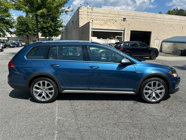 Photo of 2017 Silk Blue Metallic Volkswagen Golf Alltrack