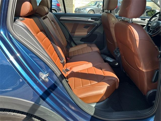 Photo of 2017 Silk Blue Metallic Volkswagen Golf Alltrack