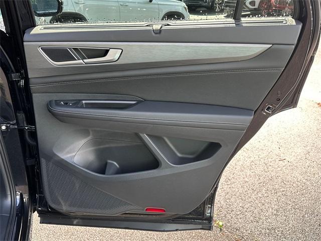 Photo of 2025 Deep Black Pearl Effect Volkswagen Atlas Cross Sport