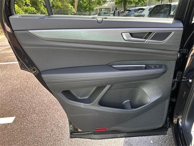 Photo of 2025 Deep Black Pearl Effect Volkswagen Atlas Cross Sport