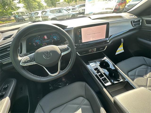 Photo of 2025 Deep Black Pearl Effect Volkswagen Atlas Cross Sport