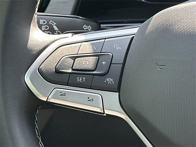 Photo of 2025 Deep Black Pearl Effect Volkswagen Atlas Cross Sport