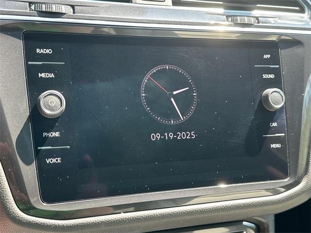 Photo of 2021 Deep Black Pearl Effect Volkswagen Tiguan