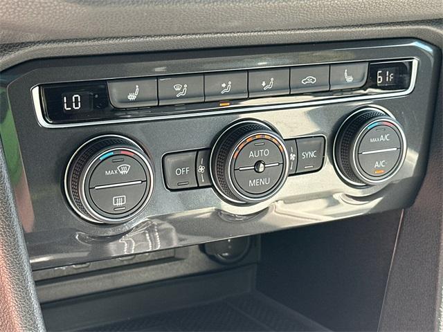 Photo of 2021 Deep Black Pearl Effect Volkswagen Tiguan