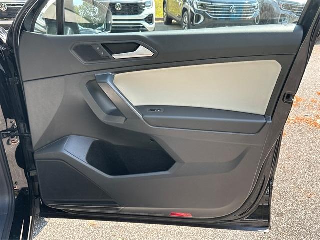 Photo of 2021 Deep Black Pearl Effect Volkswagen Tiguan