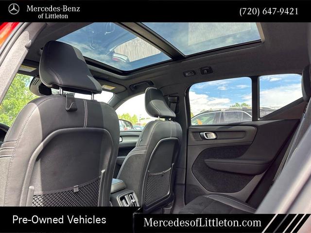Photo of 2021 Fusion Red Metallic Volvo XC40