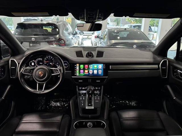 Photo of 2022 Moonlight Blue Metallic Porsche Cayenne
