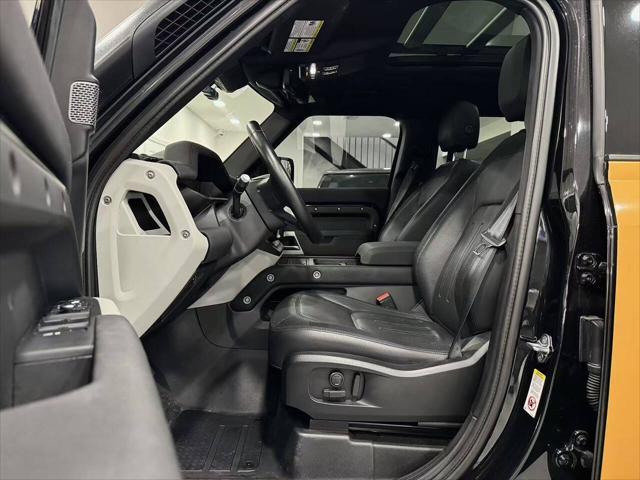Photo of 2022 Santorini Black Metallic Land Rover Defender