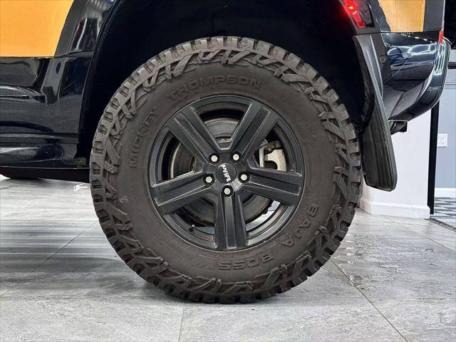 Photo of 2022 Santorini Black Metallic Land Rover Defender
