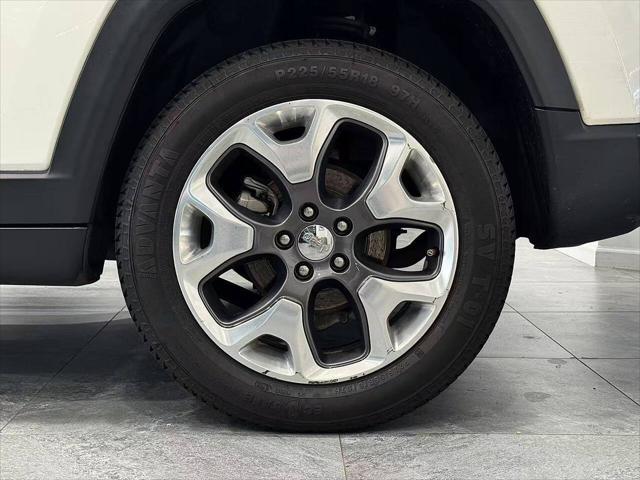 Photo of 2021 Pearl White Tri-Coat Jeep Compass