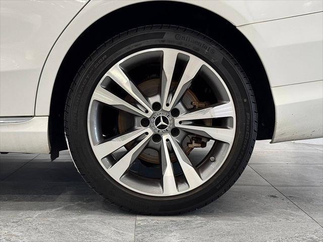 Photo of 2021 White Mercedes-Benz C-Class