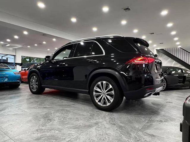 Photo of 2021 Obsidian Black Metallic Mercedes-Benz GLE 350